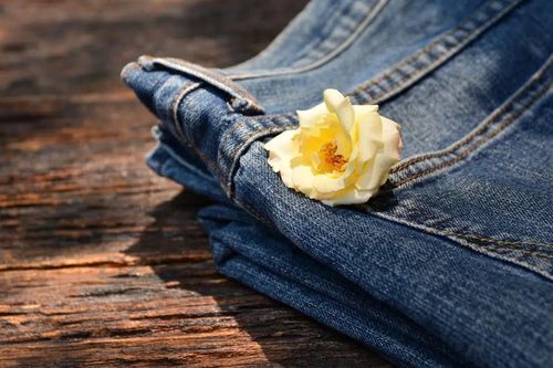 Son şirket çözümleri hakkında Ekoloji dostu permanganat aktivatörleri daha temiz, daha parlak denim bitirme için